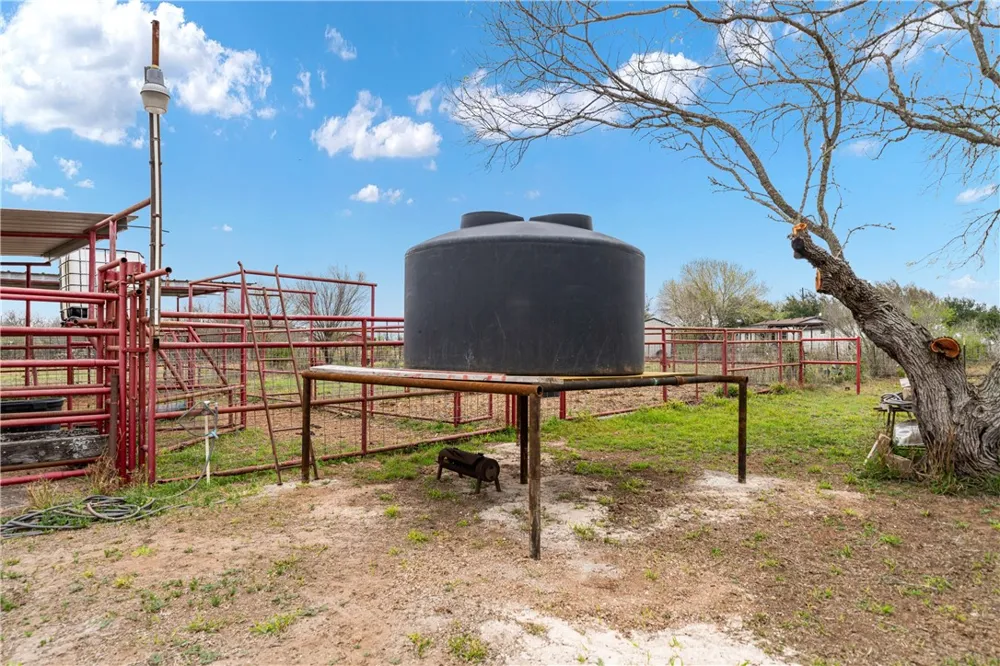 6802 CR 103 San Diego, TX 78384