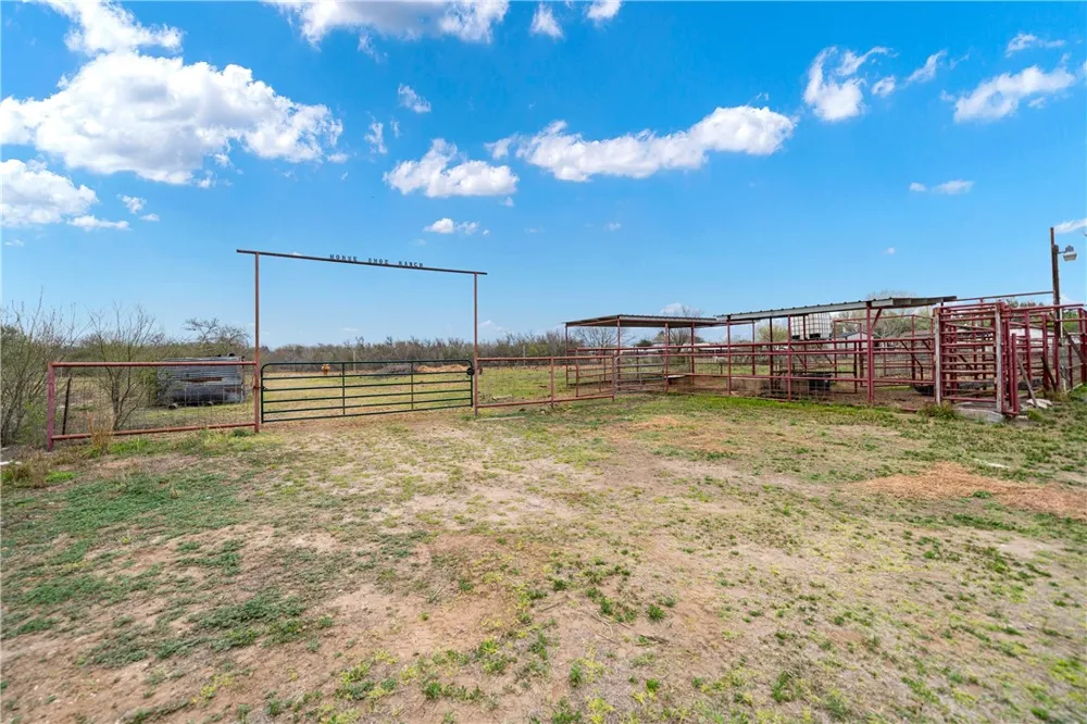 6802 CR 103 San Diego, TX 78384