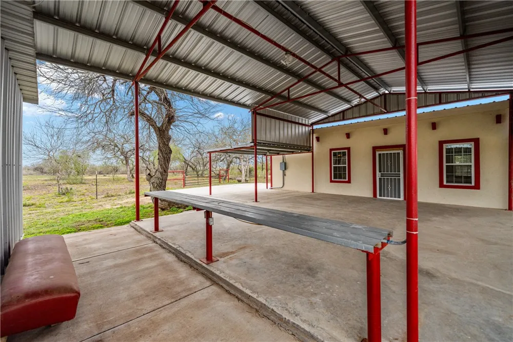 6802 CR 103 San Diego, TX 78384