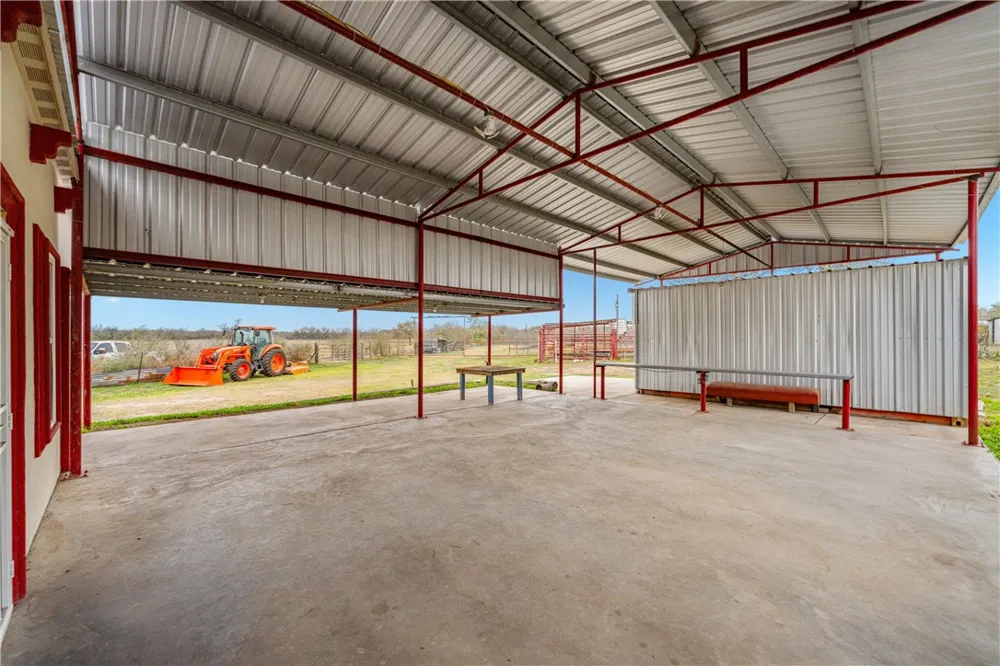 6802 CR 103 San Diego, TX 78384