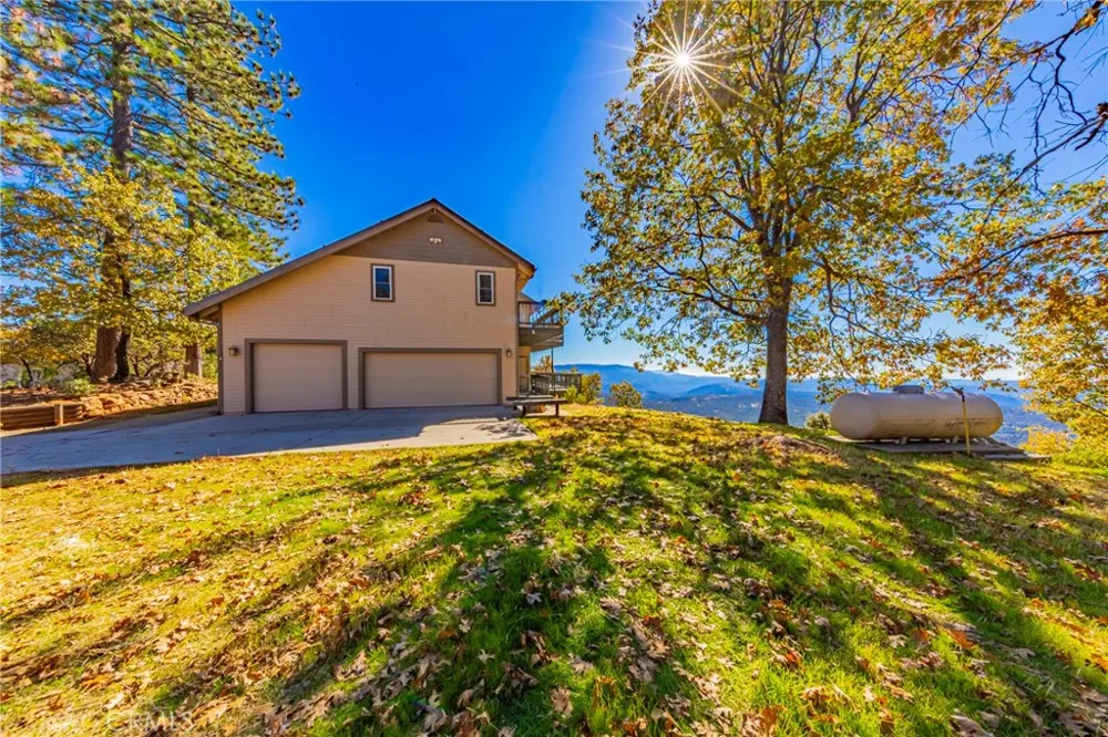 33177 Cascadel Heights Drive North Fork, CA 93643