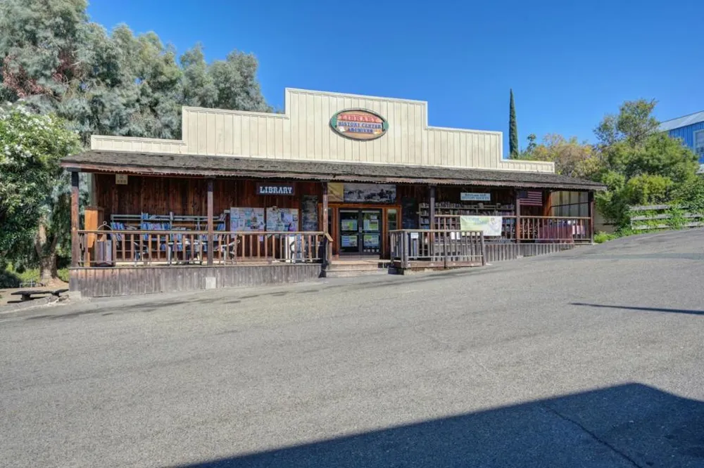 8394 Peek Circle Mokelumne Hill, CA 95245