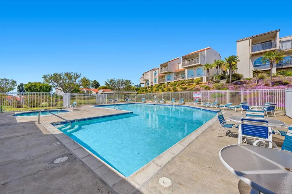 908 Caminito Madrigal #D Carlsbad, CA 92011