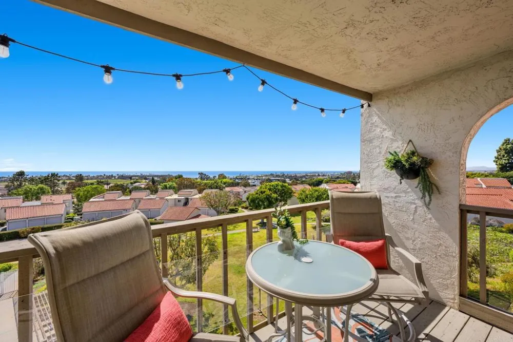 908 Caminito Madrigal #D Carlsbad, CA 92011