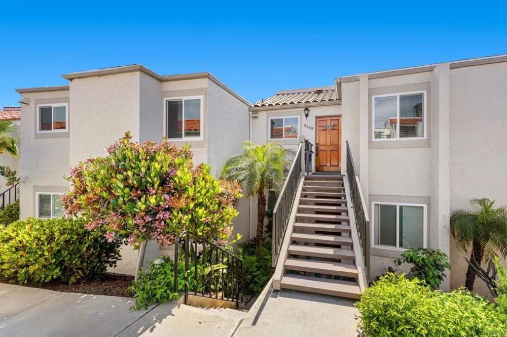 908 Caminito Madrigal #D Carlsbad, CA 92011