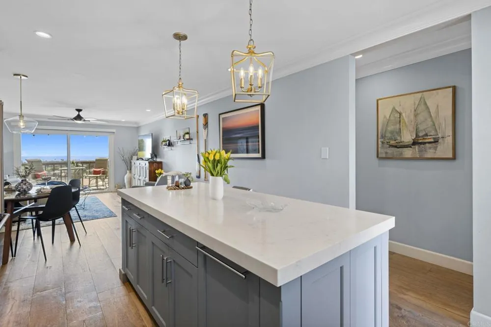 908 Caminito Madrigal #D Carlsbad, CA 92011