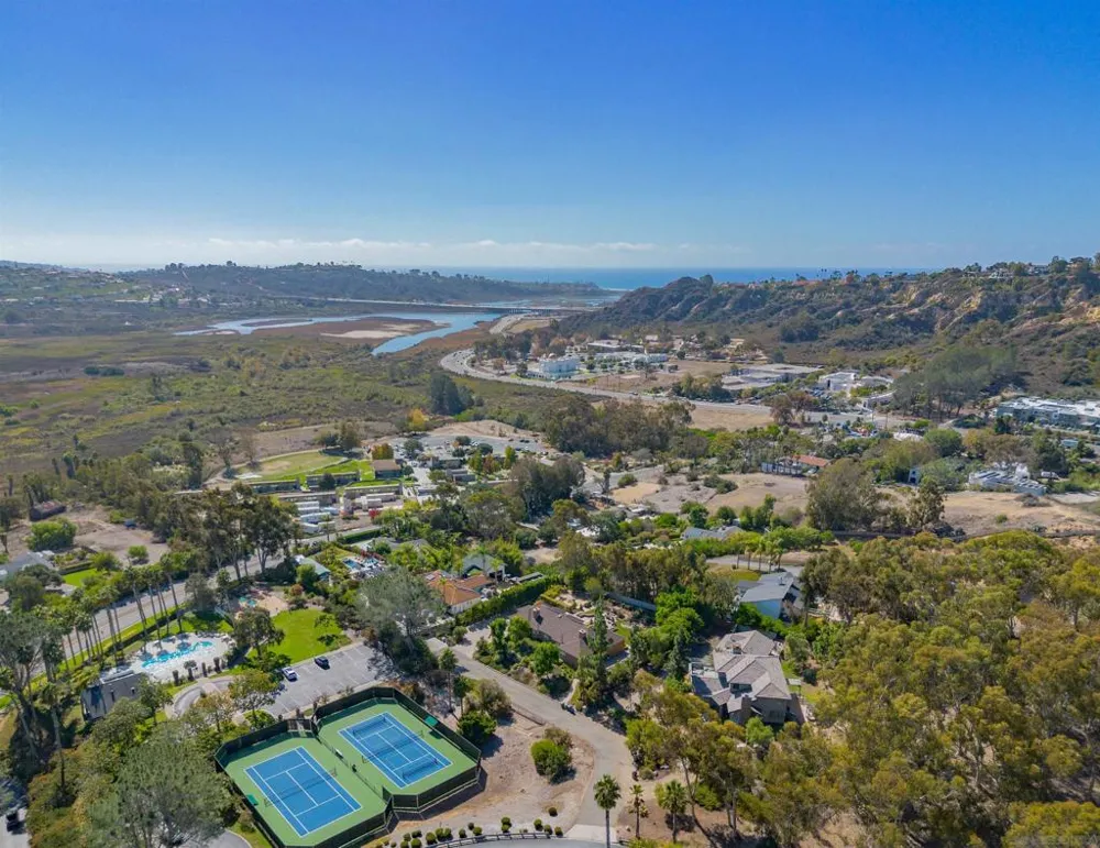 3703 Manchester Encinitas, CA 92024