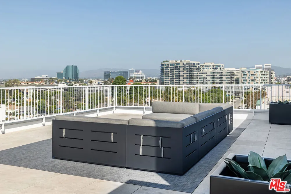2600 S Sepulveda Boulevard #Unit 303 Los Angeles, CA 90064