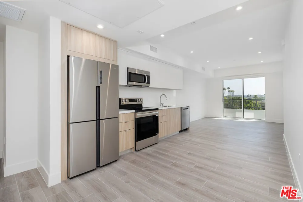 2600 S Sepulveda Boulevard #Unit 303 Los Angeles, CA 90064
