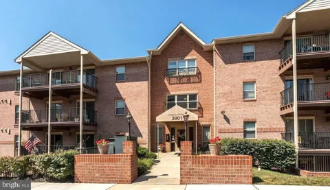 3901 DARLEIGH #C