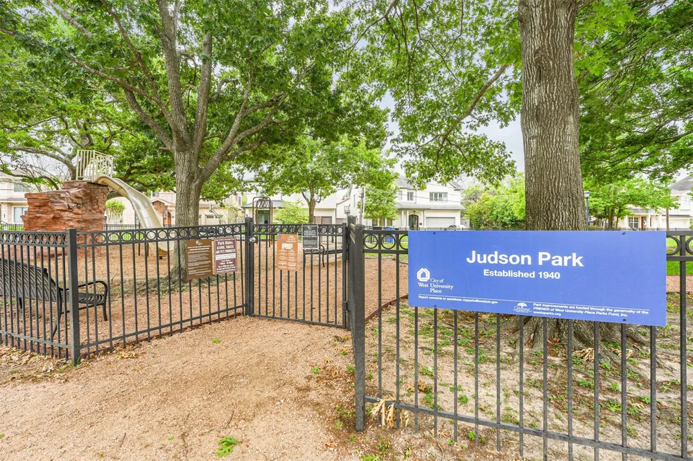 4260 Dartmouth Avenue West University Place, TX 77005