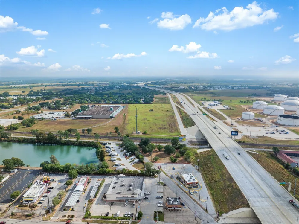 233 Kersten Road Sealy, TX 77474