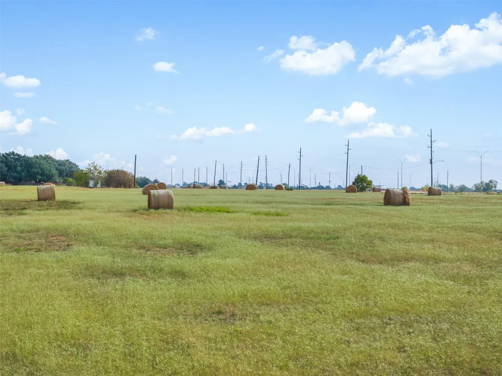 233 Kersten Road Sealy, TX 77474