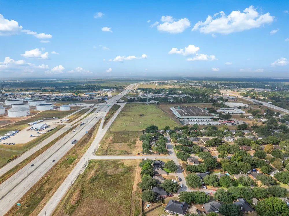 233 Kersten Road Sealy, TX 77474