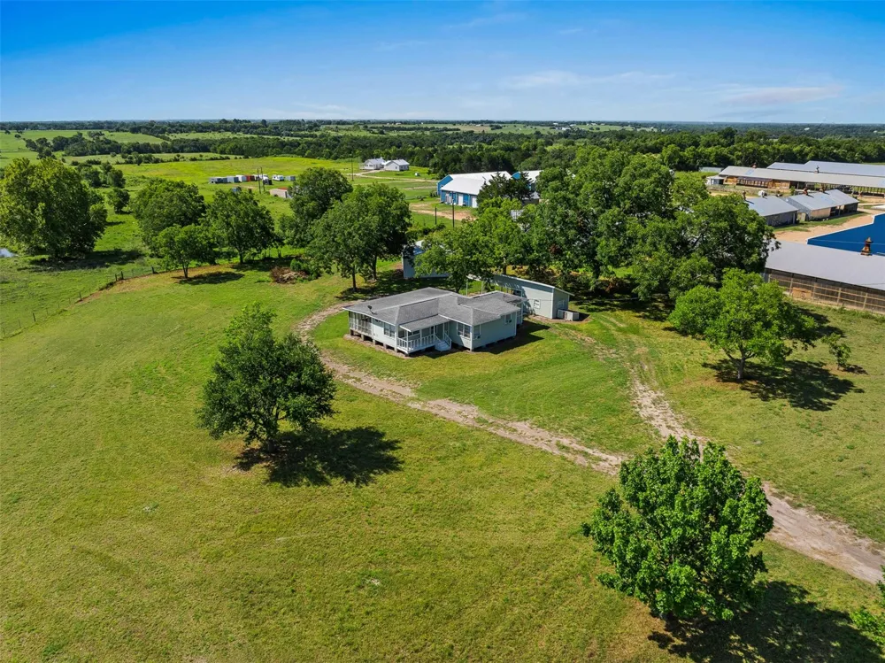 1619 Tx-237 Round Top, TX 78954
