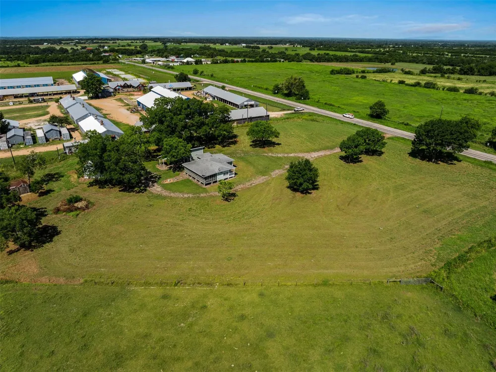 1619 Tx-237 Round Top, TX 78954
