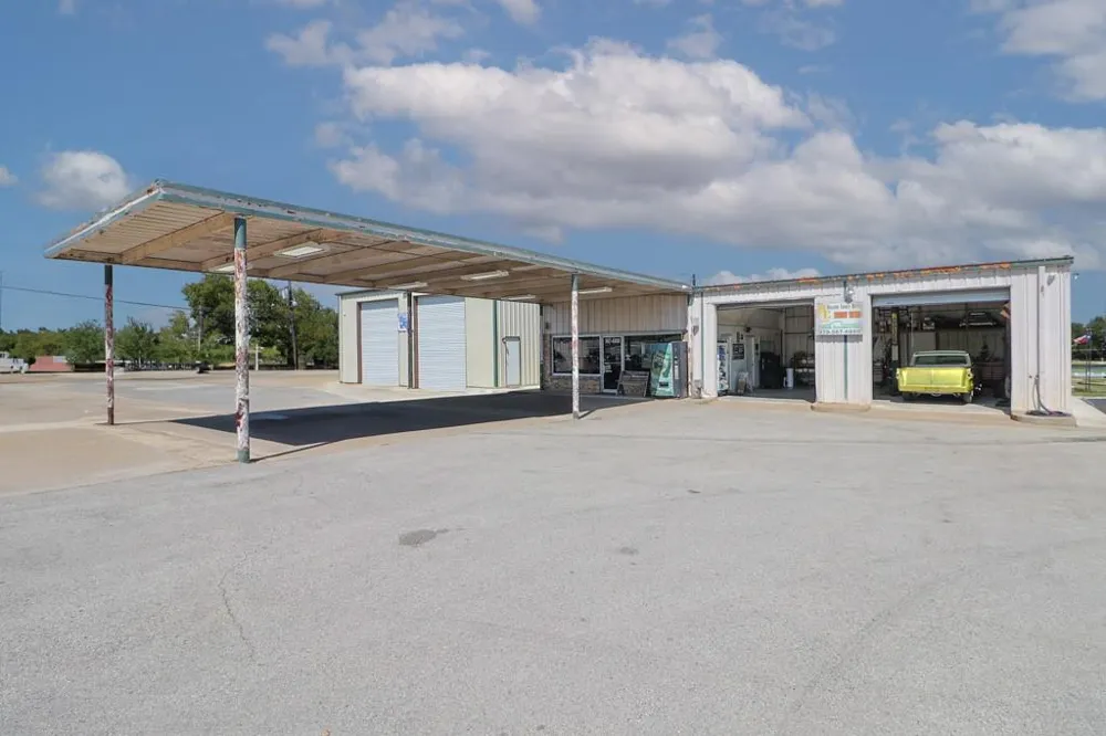 415 State Highway 36 S Caldwell, TX 77836