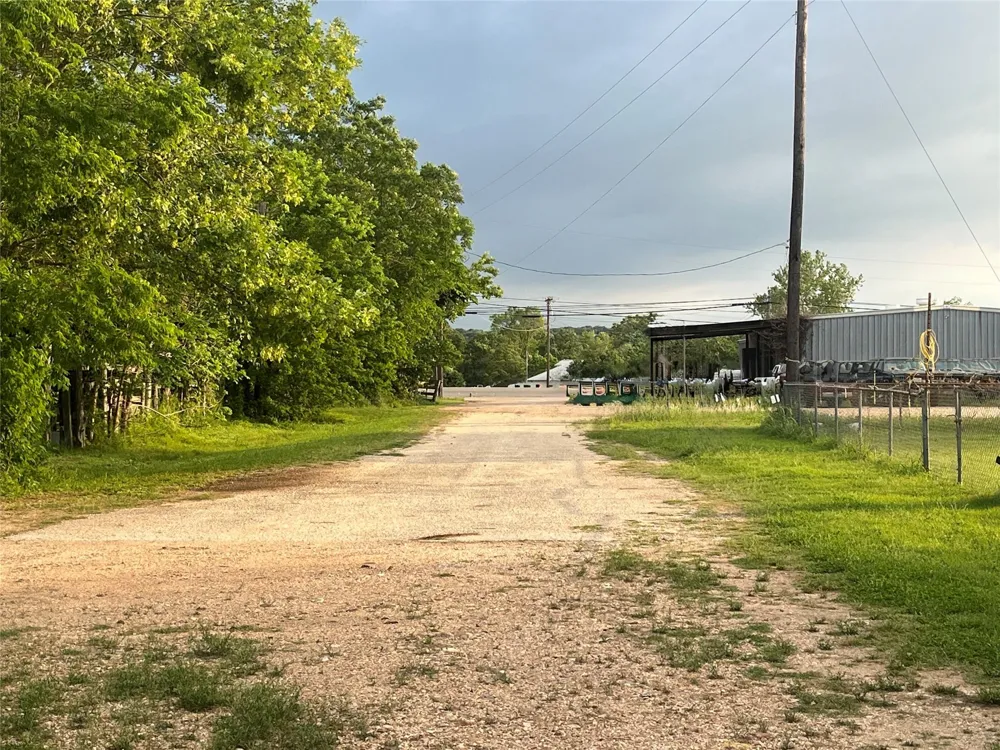 198 Riverside Drive La Grange, TX 78945