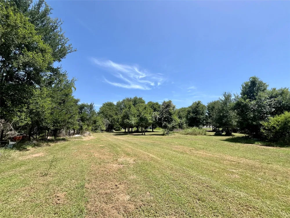 198 Riverside Drive La Grange, TX 78945