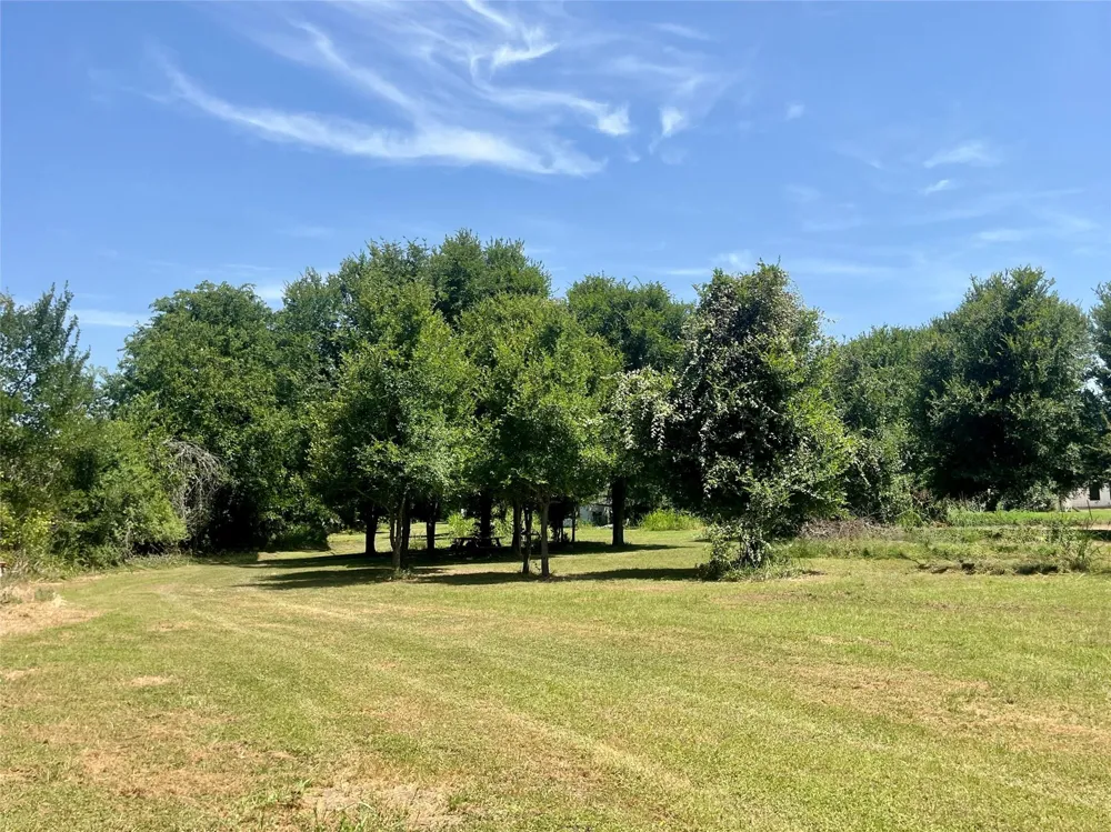 198 Riverside Drive La Grange, TX 78945