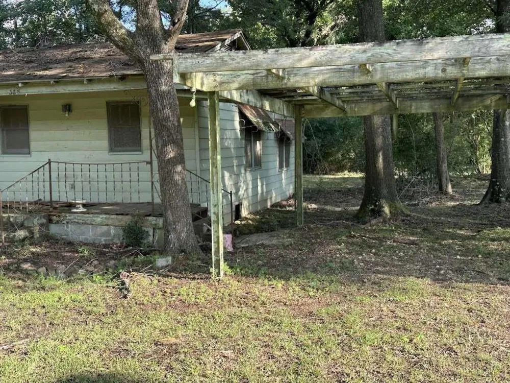 3305 S Lake Drive Texarkana, TX 75501