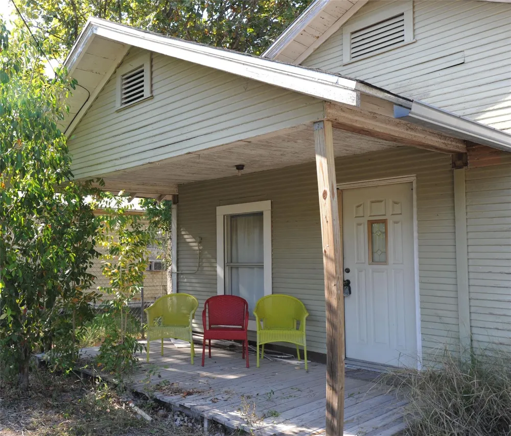 205 E Elliott Street Beeville, TX 78102