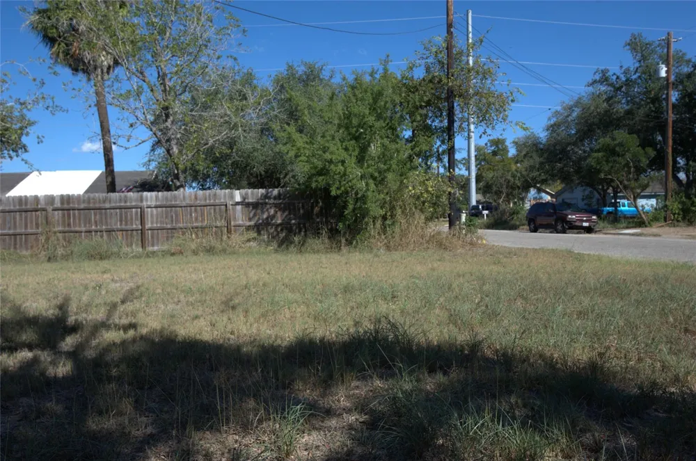 205 E Elliott Street Beeville, TX 78102