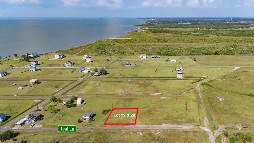 19 Teal Lane Anahuac, TX 77514