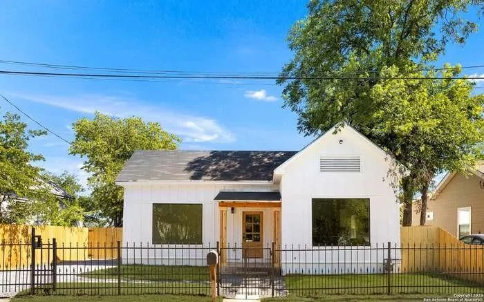 326 Sharer Street San Antonio, TX 78208