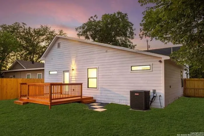 326 Sharer Street San Antonio, TX 78208