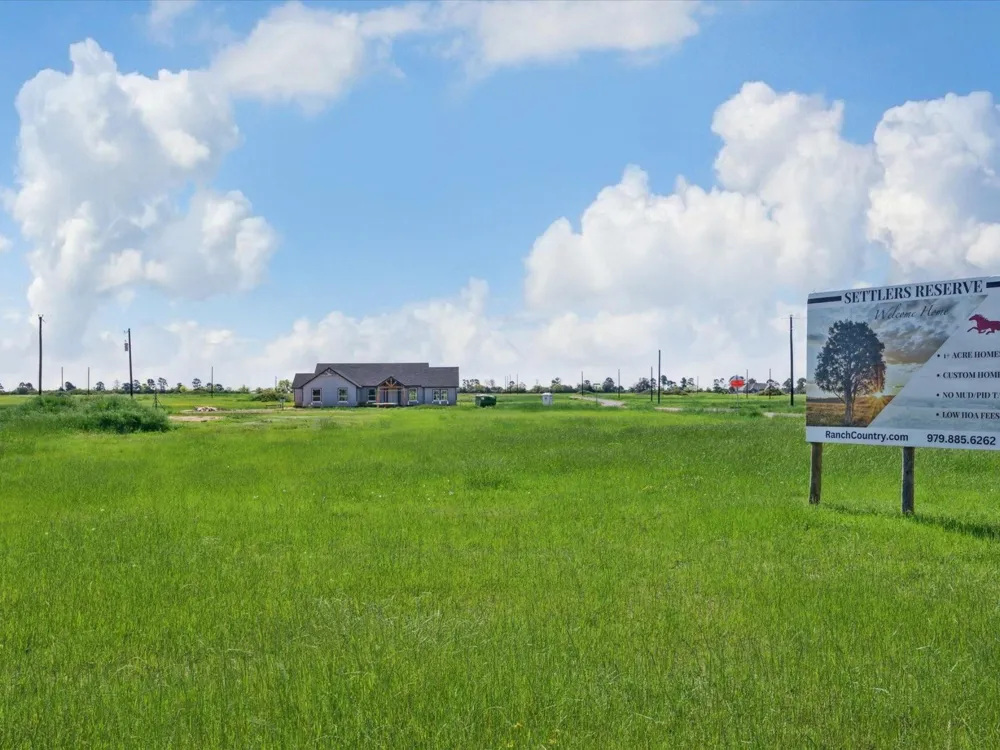 20 328 Rolling Hill Drive Cat Spring, TX 78933
