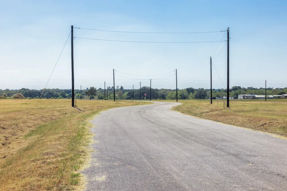 20 328 Rolling Hill Drive Cat Spring, TX 78933