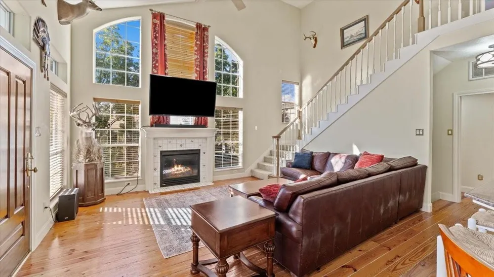 616 E Shore Drive Kemah, TX 77565