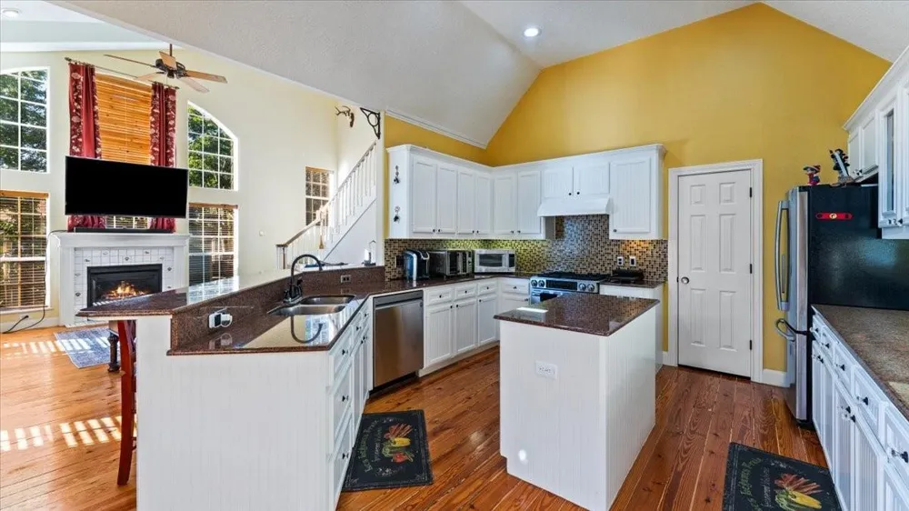 616 E Shore Drive Kemah, TX 77565