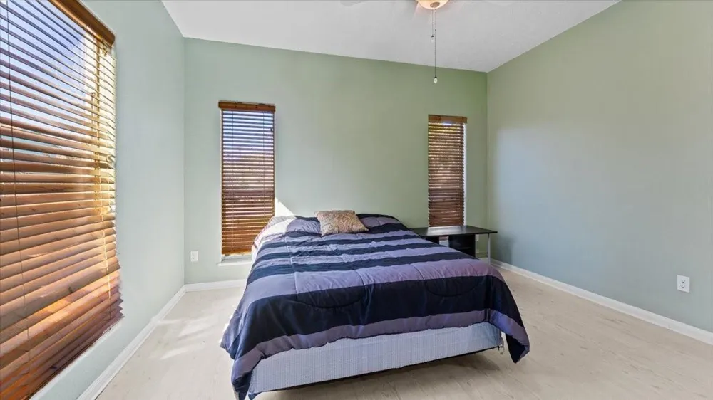 616 E Shore Drive Kemah, TX 77565
