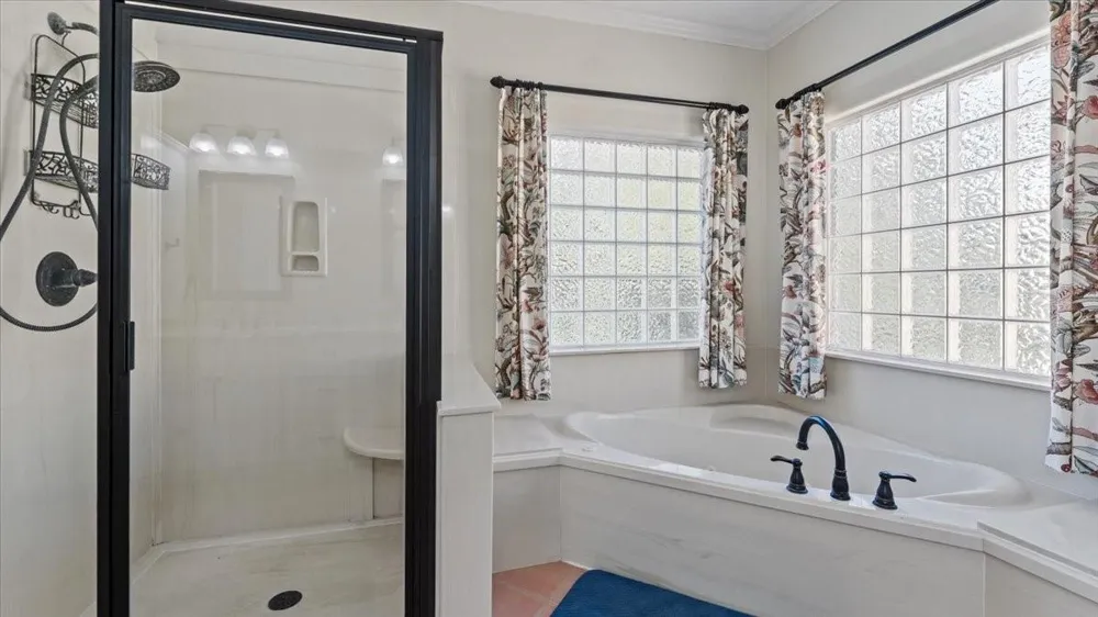 616 E Shore Drive Kemah, TX 77565