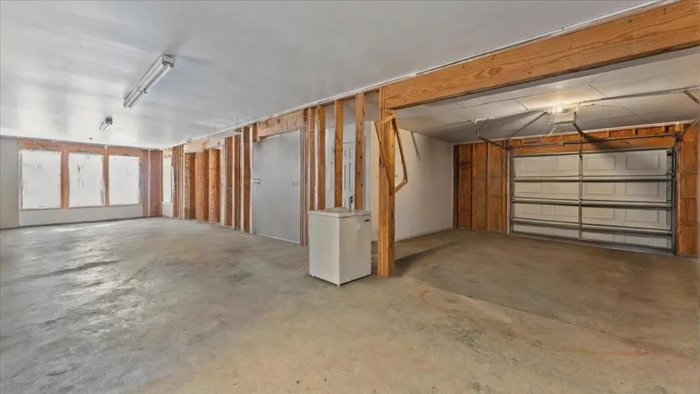 616 E Shore Drive Kemah, TX 77565