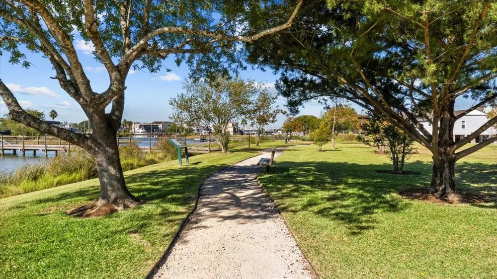 616 E Shore Drive Kemah, TX 77565
