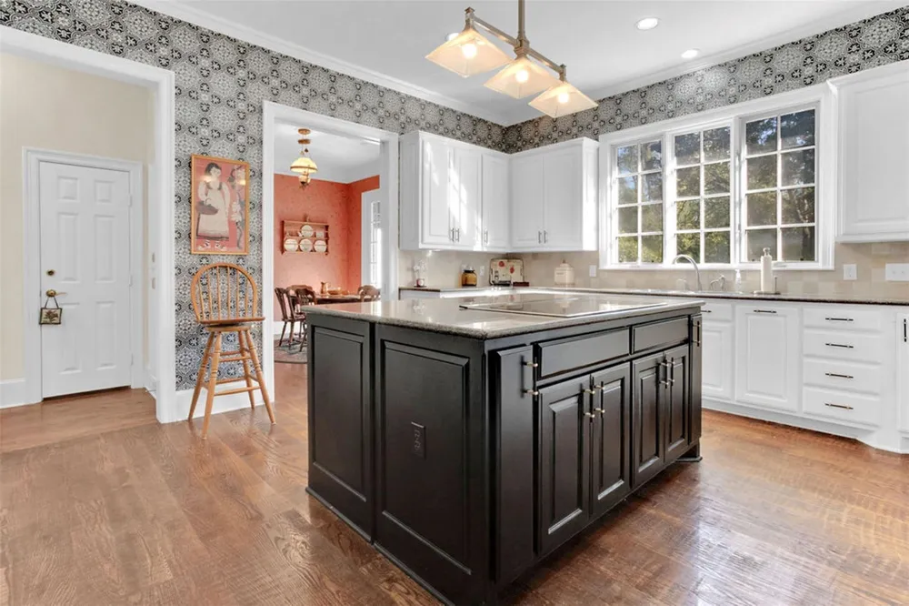 408 E Jolly Street Palestine, TX 75801
