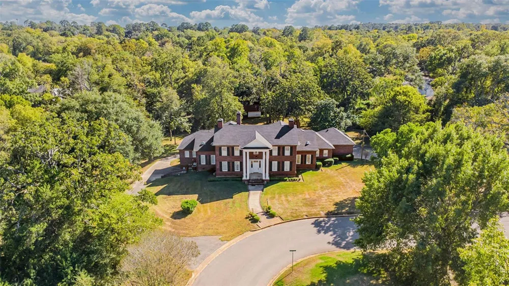 408 E Jolly Street Palestine, TX 75801