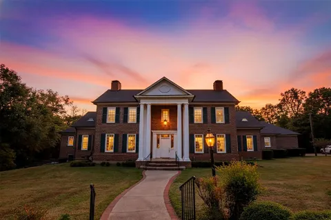 408 E Jolly Street