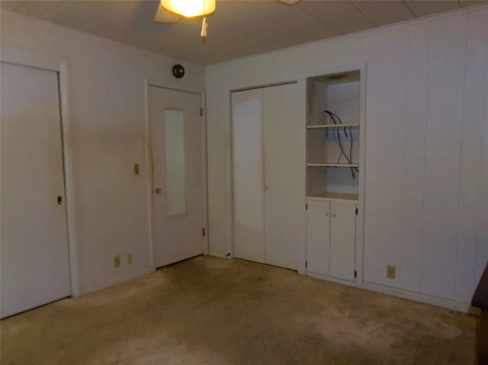 504 West Street Weimar, TX 78962