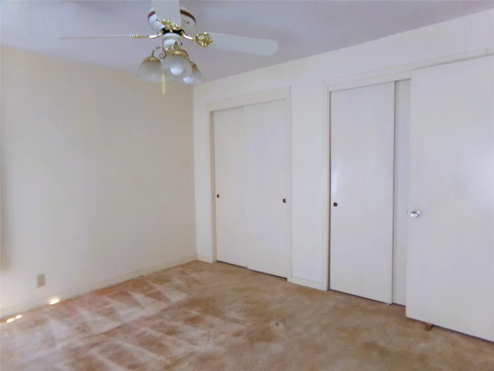 504 West Street Weimar, TX 78962