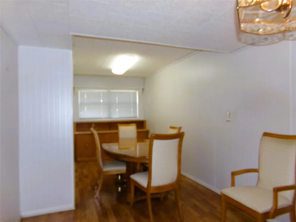 504 West Street Weimar, TX 78962