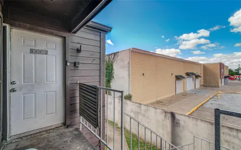 6633 W Airport Boulevard #1008