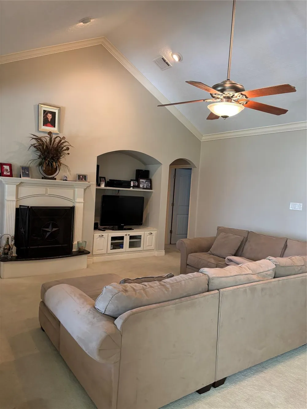 145 Bridgeway Onalaska, TX 77360