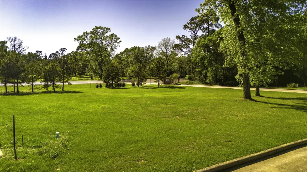 Hawthorn Circle Livingston, TX 77351