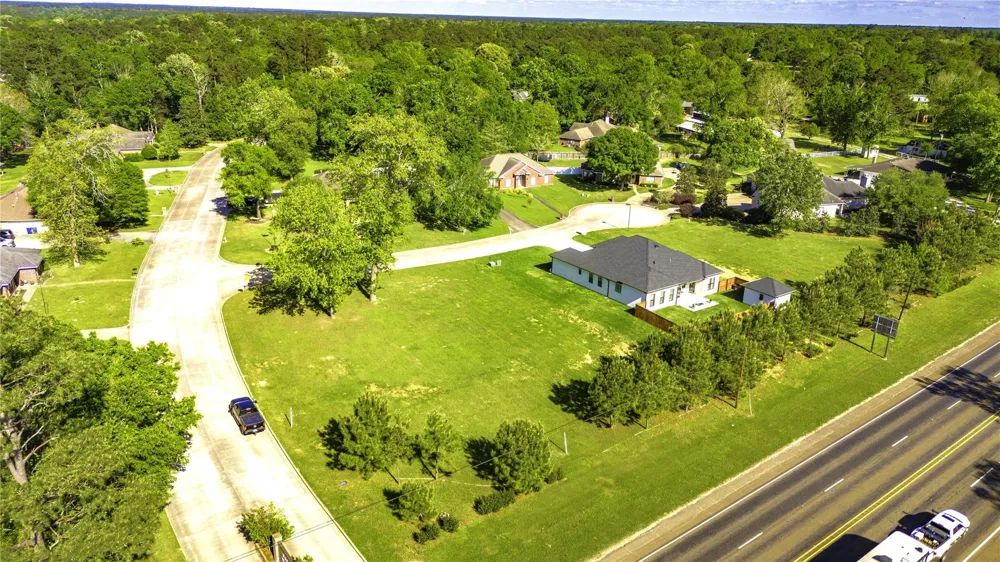 Hawthorn Circle Livingston, TX 77351