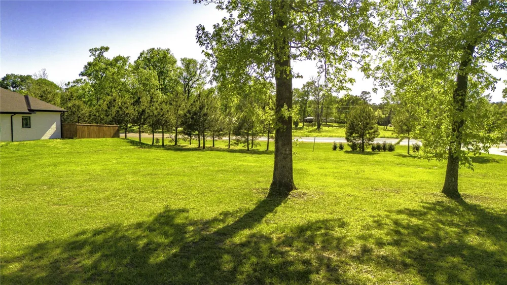 Hawthorn Circle Livingston, TX 77351