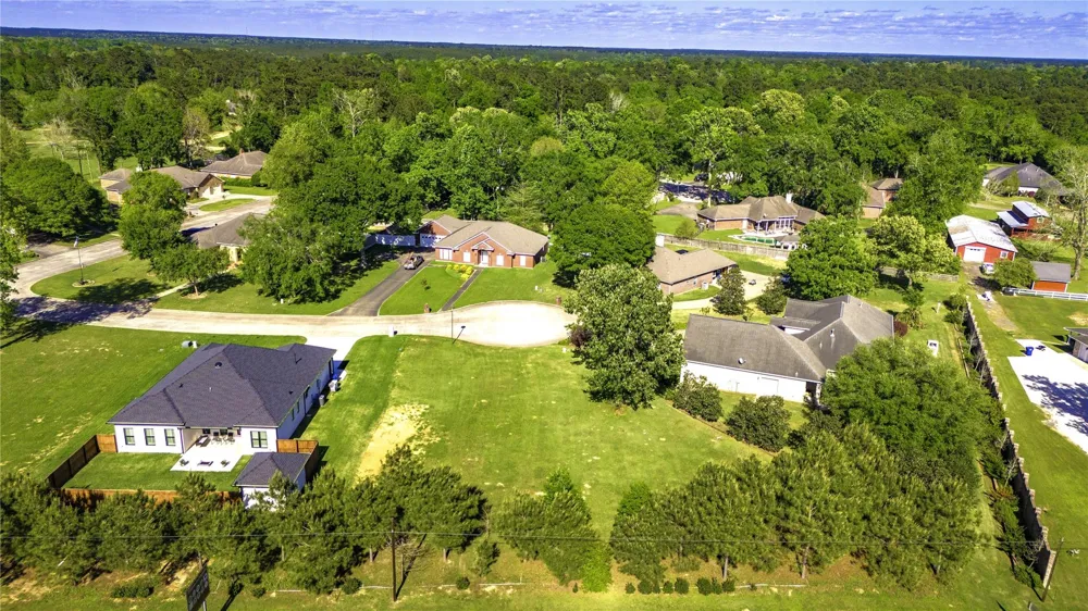 Hawthorn Cir Livingston, TX 77351